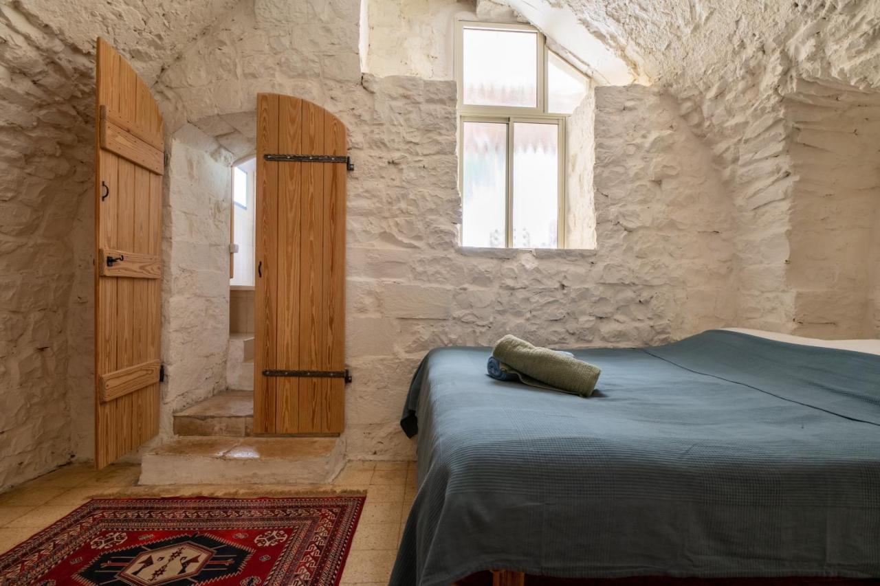 הבית בסמטת תל אביב Villa Rosh Pinna Exteriör bild