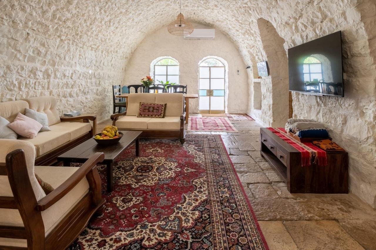 הבית בסמטת תל אביב Villa Rosh Pinna Exteriör bild